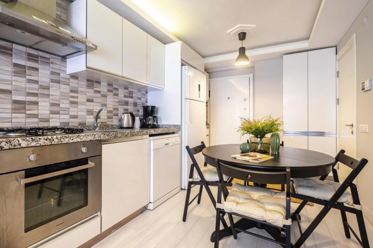Comfy Flat 650 M To Galata Tower * Istanboel